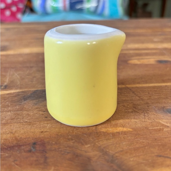 HALL Yellow Ceramic Vintage Creamer Small Milk Jug Midcentury 1950s - Picture 2 of 8